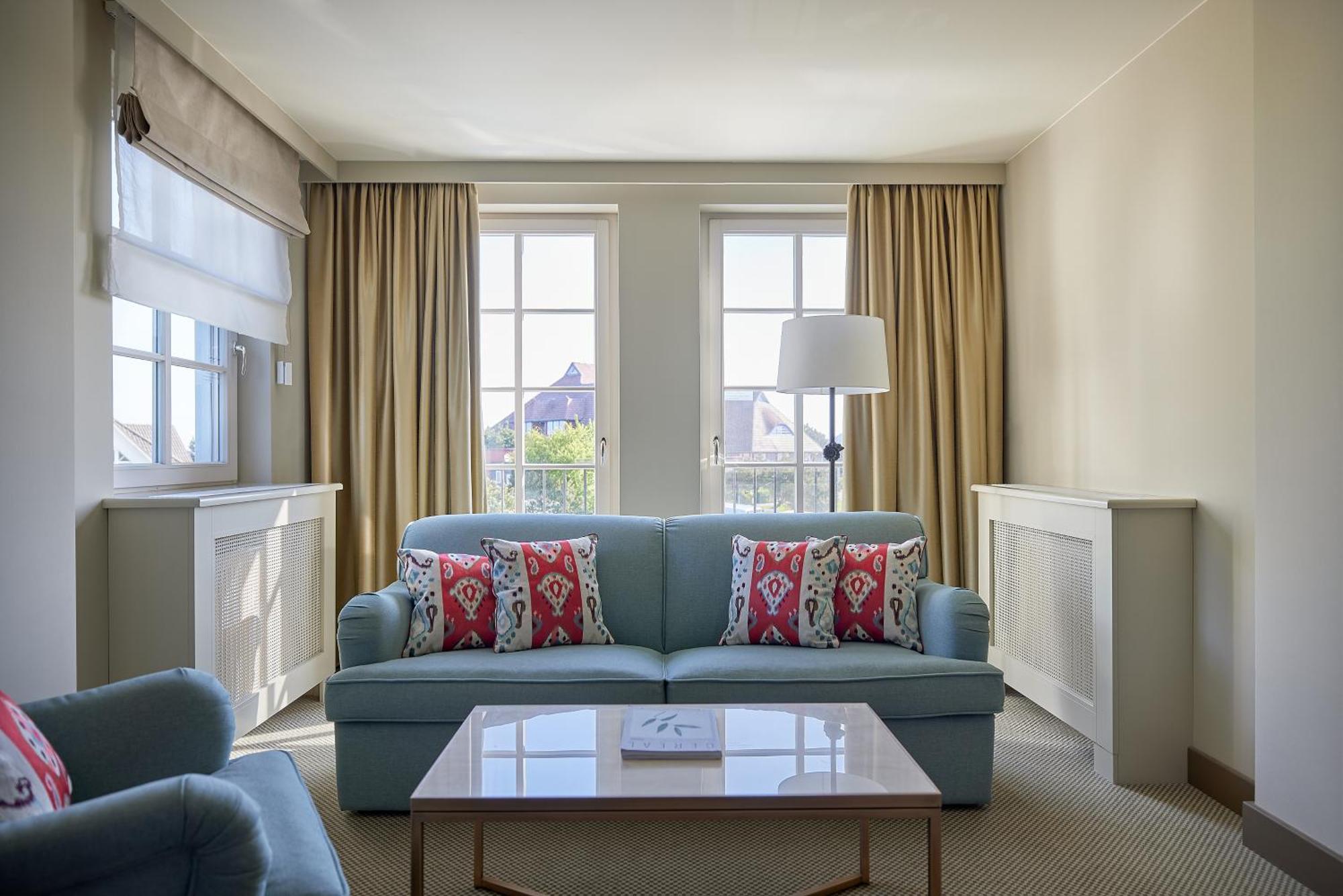 ชไตเกนแบร์เกอร์ ชตรันด์โฮเต็ล แอนด์ สปา ซิงสท์ Hotel ภายนอก รูปภาพ A living room at the Hotel de l'Europe